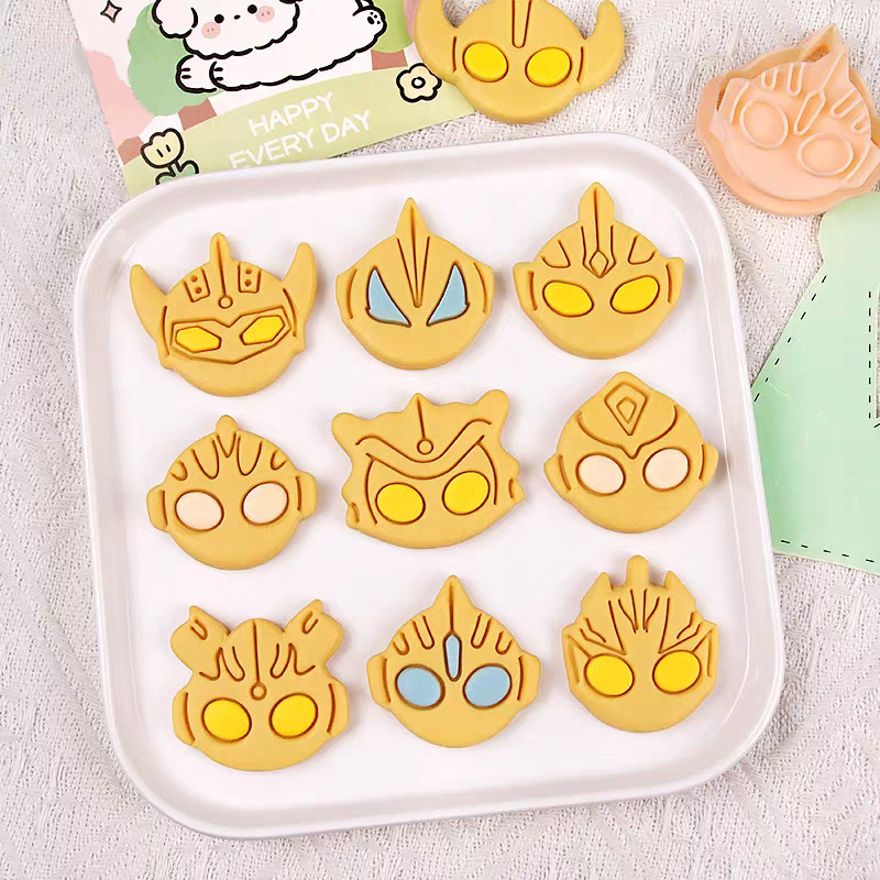 Kitchen Baking Area - Sıcak Anime Ultraman Serisi Kurabiye Kalıbı